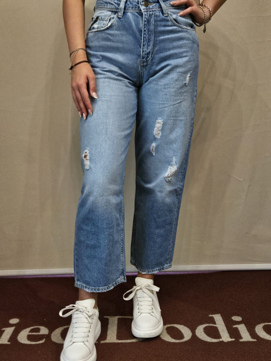 Jeans mom con strappi